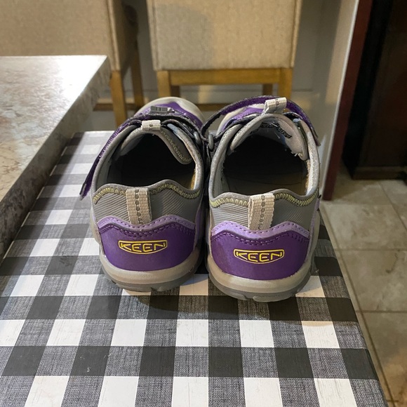 Girls Keen Shoes - Picture 2 of 5